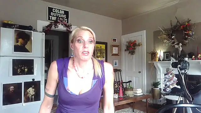 Snapshot of Glamazonx chatting on November 23, 2025, 6:30 pm Glamazonx online show from November 23, 2025, 6:30 pm