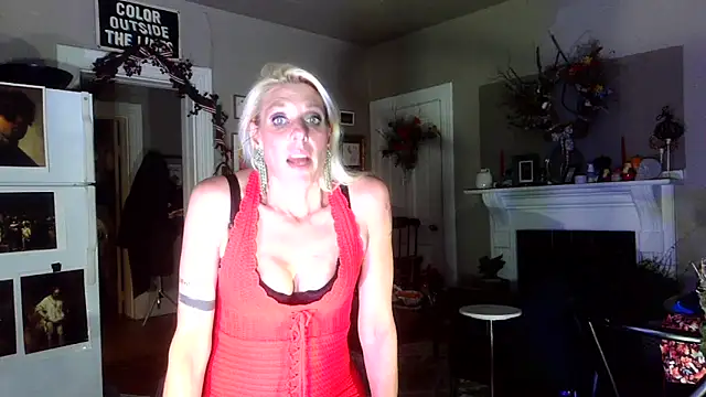 Snapshot of Glamazonx chatting on November 28, 2025, 12:24 am Glamazonx online show from November 28, 2025, 12:24 am