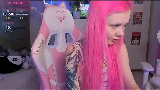 Britney Lynch online show from October 22, 2025, 5:30 am