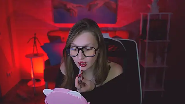 Snapshot of EllaHorton chatting on November 18, 2025, 7:51 pm EllaHorton online show from November 18, 2025, 7:51 pm