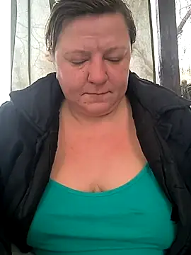 jusichka online show from February 15, 2026, 7:05 am