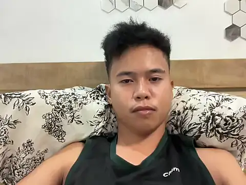 Snapshot of Asiantwink21 chatting on September 22, 2025, 6:48 am Asiantwink21 online show from September 22, 2025, 6:48 am