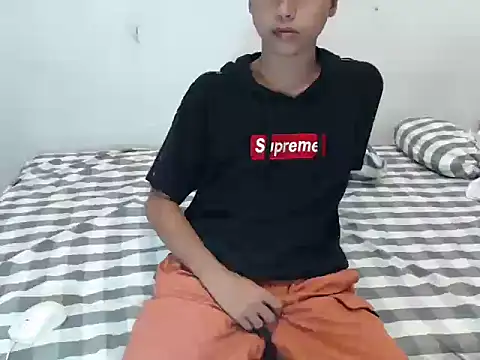 Asiantwink21 online show from January 11, 2026, 8:25 pm