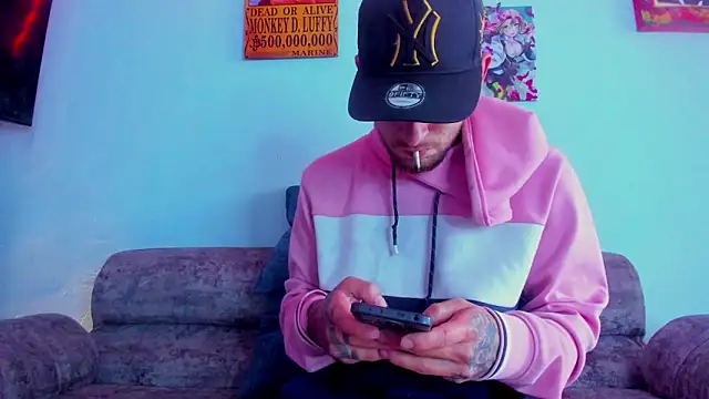 Snapshot of Drako_Lamar chatting on December 17, 2025, 1:50 pm Drako Lamar online show from December 17, 2025, 1:50 pm