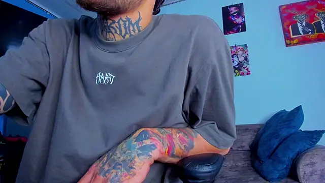 Snapshot of Drako_Lamar chatting on December 22, 2025, 12:46 pm Drako Lamar online show from December 22, 2025, 12:46 pm