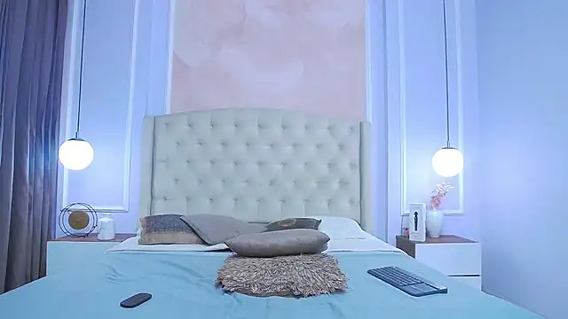 Snapshot of JoannaCox chatting on November 4, 2025, 7:24 pm JoannaCox online show from November 4, 2025, 7:24 pm