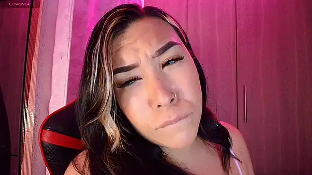 Snapshot of leahtemptation3 chatting on March 10, 2026, 4:50 am leahtemptation3 online show from March 10, 2026, 4:50 am