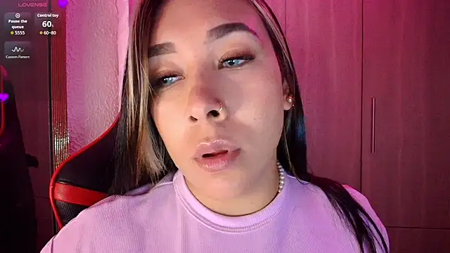 Snapshot of leahtemptation3 chatting on April 4, 2026, 9:34 pm leahtemptation3 online show from April 4, 2026, 9:34 pm