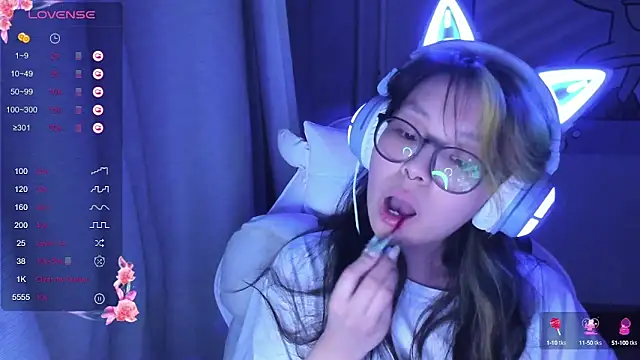 Snapshot of maydaykimmy chatting on February 8, 2025, 9:57 pm maydaykimmy online show from February 8, 2025, 9:57 pm