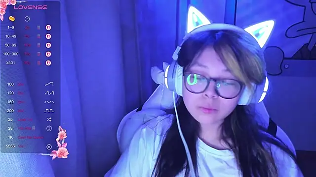 Snapshot of maydaykimmy chatting on February 12, 2025, 9:43 pm maydaykimmy online show from February 12, 2025, 9:43 pm