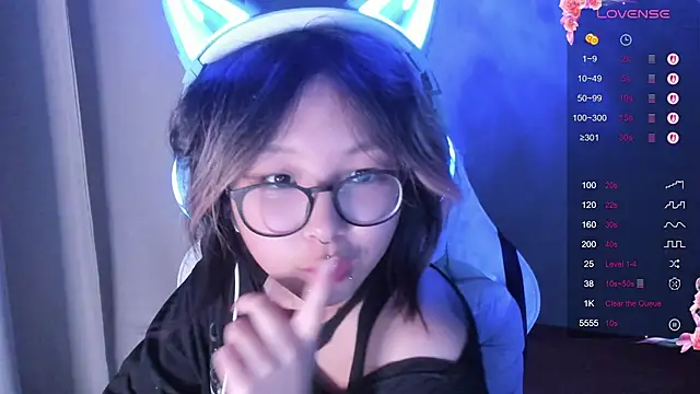 Snapshot of maydaykimmy chatting on October 3, 2025, 9:23 pm maydaykimmy online show from October 3, 2025, 9:23 pm