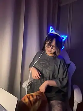 Snapshot of maydaykimmy chatting on December 2, 2025, 2:28 am maydaykimmy online show from December 2, 2025, 2:28 am