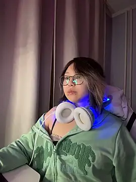 Snapshot of maydaykimmy chatting on December 4, 2025, 3:27 am maydaykimmy online show from December 4, 2025, 3:27 am