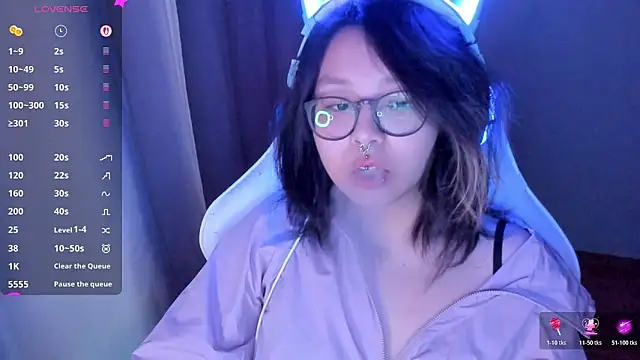 maydaykimmy online show from April 21, 2026, 1:42 am