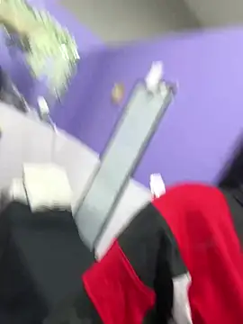 Snapshot of SUUKAM chatting on December 12, 2024, 9:58 pm SUUKAM online show from December 12, 2024, 9:58 pm