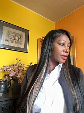 Snapshot of SUUKAM chatting on November 13, 2025, 6:18 pm SUUKAM online show from November 13, 2025, 6:18 pm