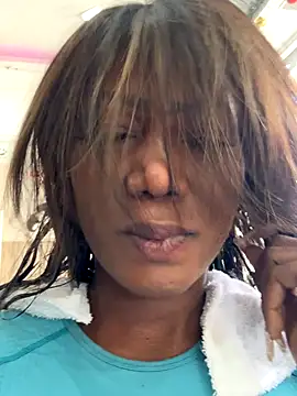 Snapshot of SUUKAM chatting on December 1, 2025, 6:24 pm SUUKAM online show from December 1, 2025, 6:24 pm