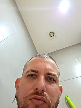 Marlonjv33 online show from January 13, 2026, 8:14 pm