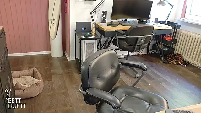 Snapshot of BettDuett chatting on July 11, 2026, 11:35 am BettDuett online show from July 11, 2026, 11:35 am