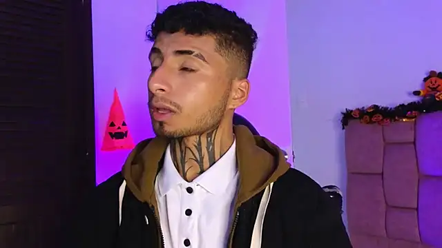 JuanCamiilo 66 online show from October 28, 2025, 2:48 am