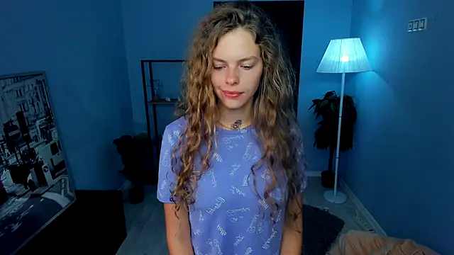 RayaNenlia online show from September 14, 2025, 5:06 am