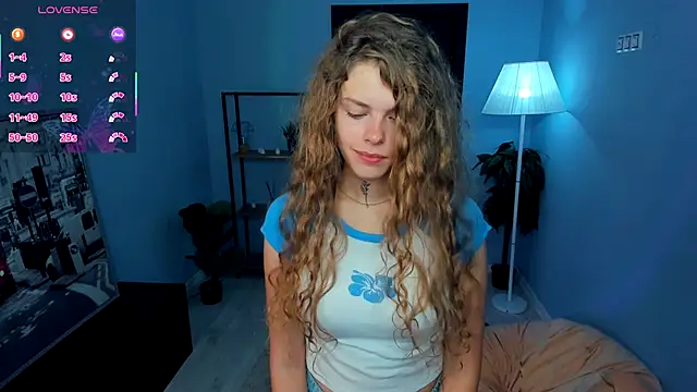 RayaNenlia online show from September 23, 2025, 5:10 am