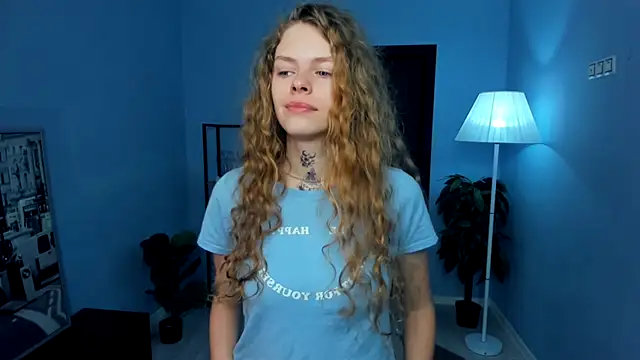 RayaNenlia online show from November 30, 2025, 5:11 am