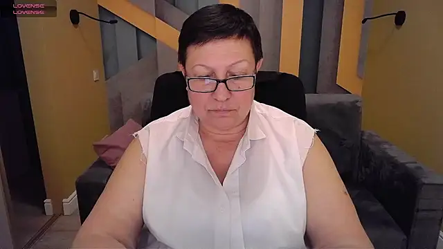 BarbaraTurners online show from February 1, 2025, 1:02 am