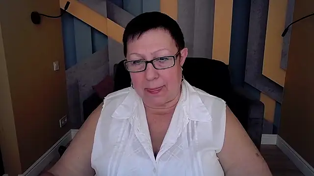 BarbaraTurners online show from October 27, 2025, 7:40 pm