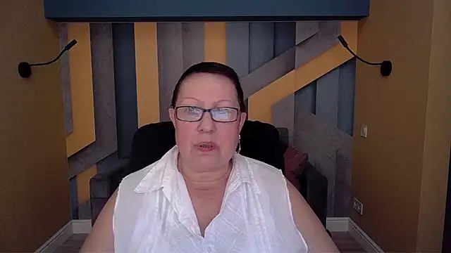 BarbaraTurners online show from November 16, 2025, 12:33 pm