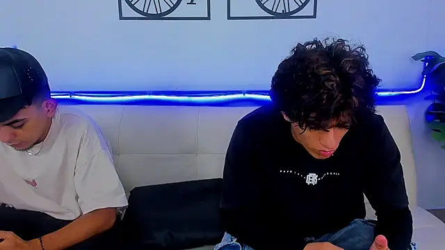 Crazy nigth01 online show from February 5, 2026, 7:51 pm