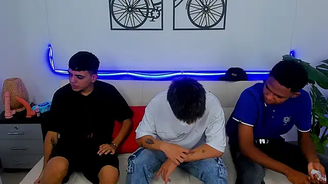 Crazy nigth01 online show from February 18, 2026, 2:07 am