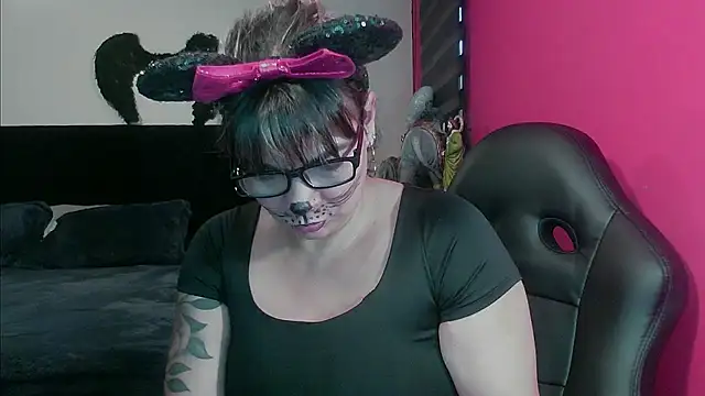 charlotedoll online show from November 2, 2025, 10:34 pm