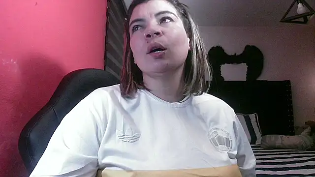 charlotedoll online show from March 26, 2026, 11:21 pm