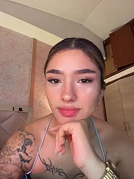 Snapshot of Arianavillada chatting on June 15, 2026, 4:04 am Arianavillada online show from June 15, 2026, 4:04 am