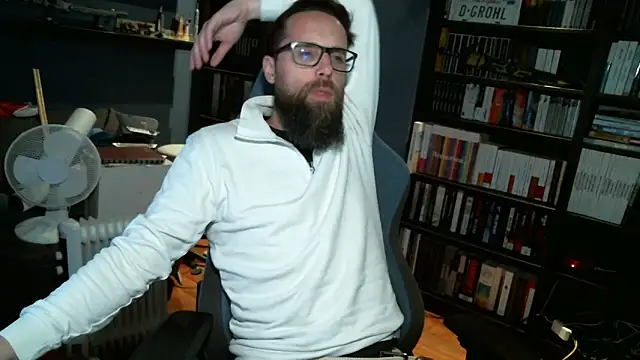 Snapshot of MeSteff chatting on December 21, 2024, 10:51 pm MeSteff online show from December 21, 2024, 10:51 pm