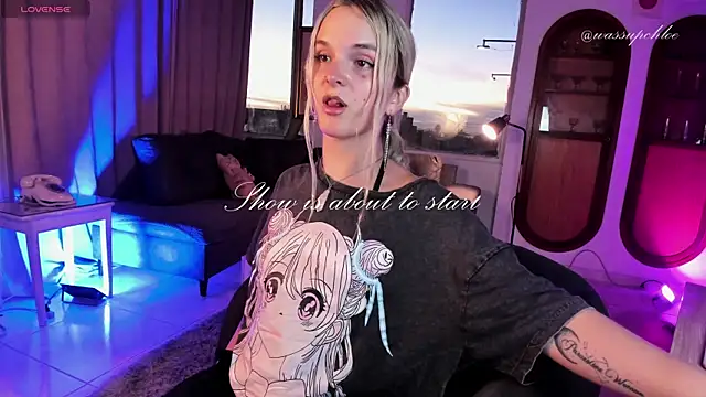 misschloe   online show from January 27, 2025, 11:22 pm