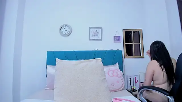 kamila lopez online show from March 13, 2026, 8:37 pm