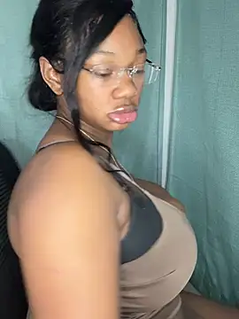 CharismaaBanx online show from February 4, 2025, 8:56 am