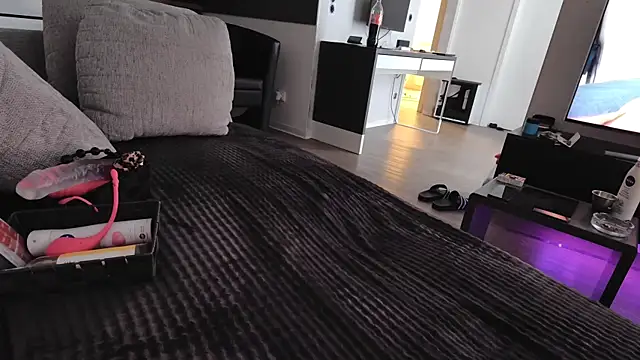 Hot ToyBoy6974 online show from March 14, 2025, 6:53 am