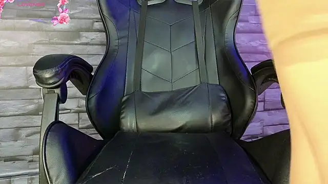 Rose baker  online show from January 9, 2025, 3:23 pm