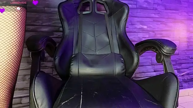 Rose baker  online show from February 13, 2025, 5:54 pm