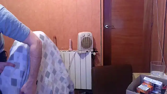 Lia Y PatrickX online show from January 4, 2025, 1:52 am