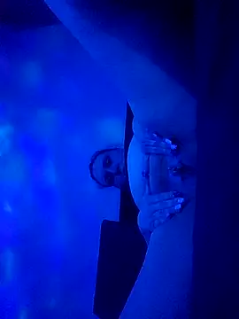 Snapshot of CurvySquirter69 chatting on February 25, 2026, 5:50 am CurvySquirter69 online show from February 25, 2026, 5:50 am