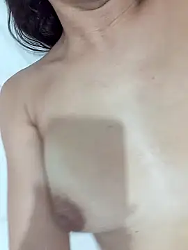 Snapshot of By_Aninha chatting on October 23, 2025, 11:46 pm By Aninha online show from October 23, 2025, 11:46 pm