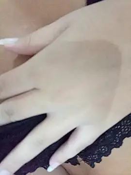 Snapshot of By_Aninha chatting on October 29, 2025, 11:28 pm By Aninha online show from October 29, 2025, 11:28 pm