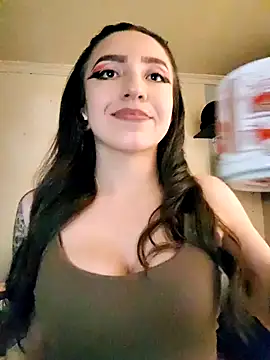 Paudelatorre online show from November 30, 2025, 3:43 am