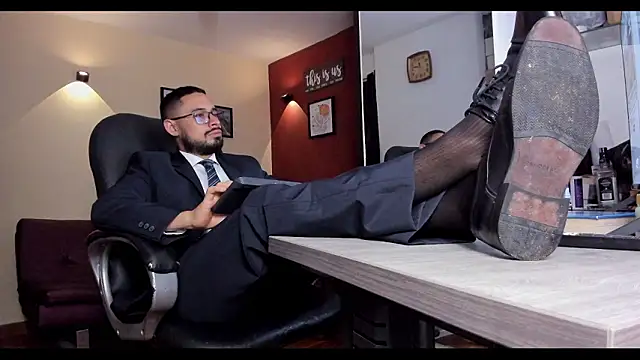 Snapshot of thesexlawyer1 chatting on February 25, 2026, 3:27 am thesexlawyer1 online show from February 25, 2026, 3:27 am