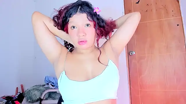 Snapshot of Emily_Coper18 chatting on May 4, 2026, 2:02 pm Emily Coper18 online show from May 4, 2026, 2:02 pm