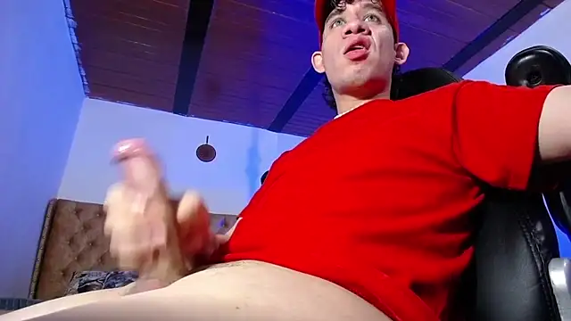 Snapshot of cute_eidenx chatting on February 19, 2026, 3:35 am cute eidenx online show from February 19, 2026, 3:35 am